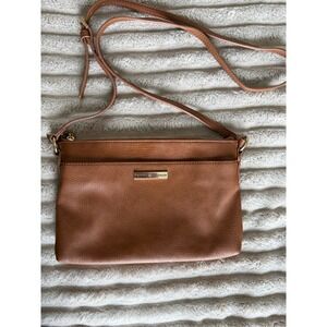 Tommy Hilfiger Tan Pebbled Faux Leather Crossbody Bag Gold Hardware Slim Purse